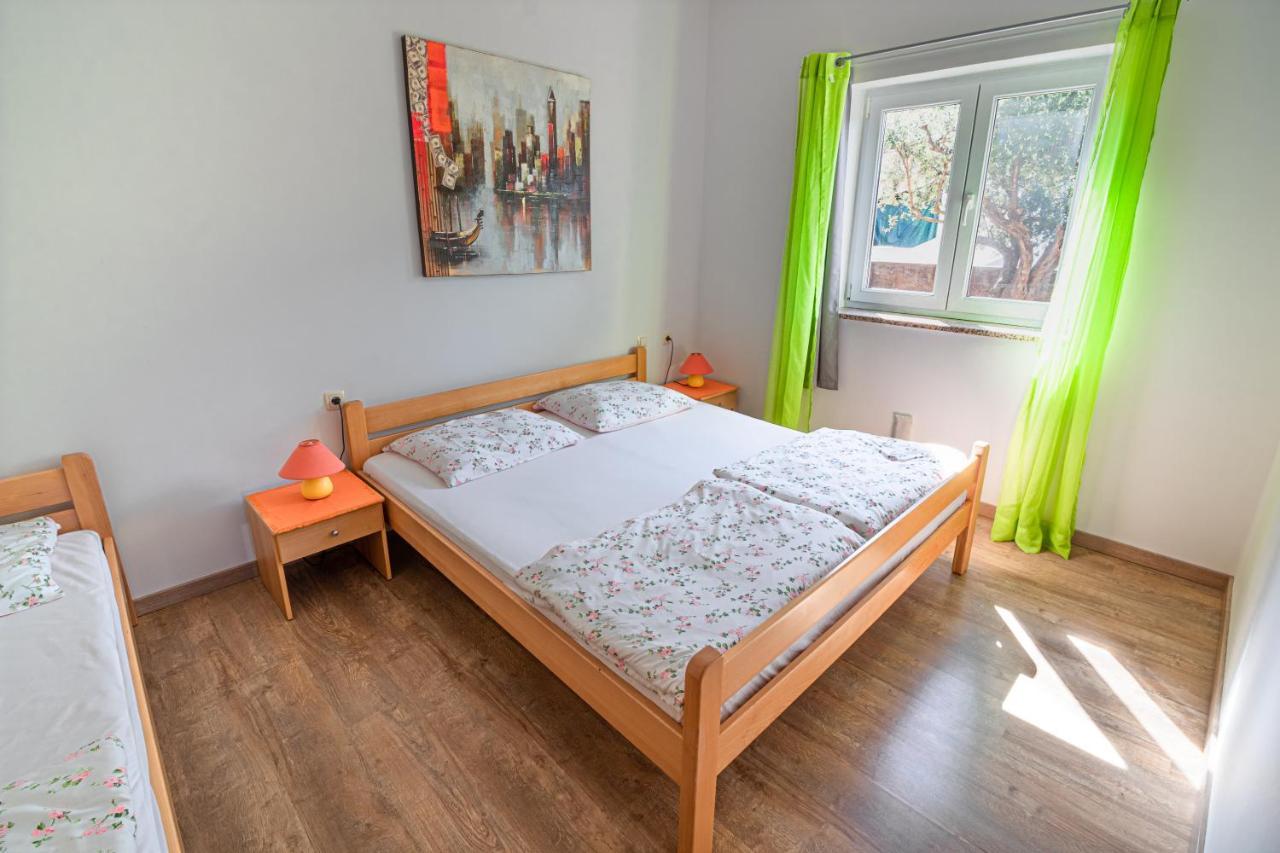 Apartments Sandra Корнич Екстер'єр фото