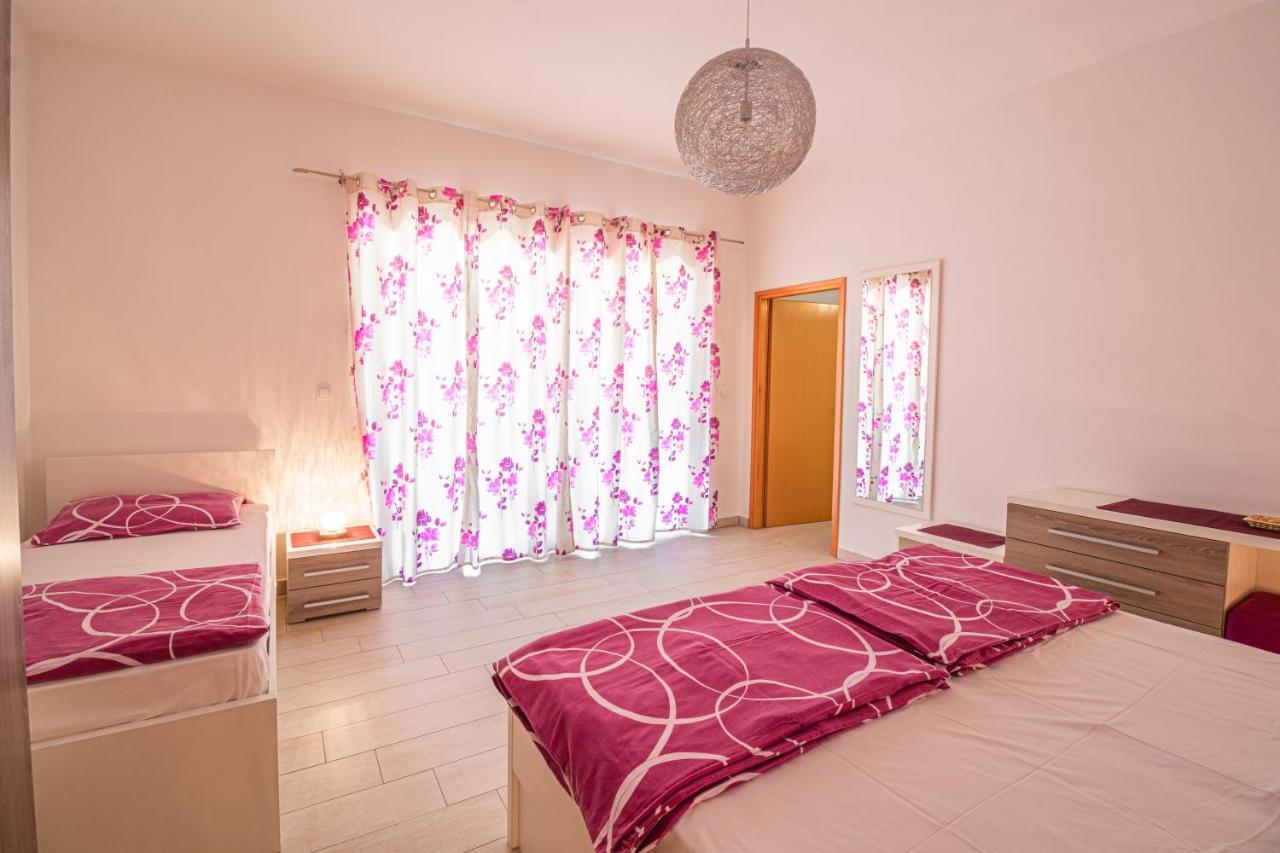 Apartments Sandra Корнич Екстер'єр фото