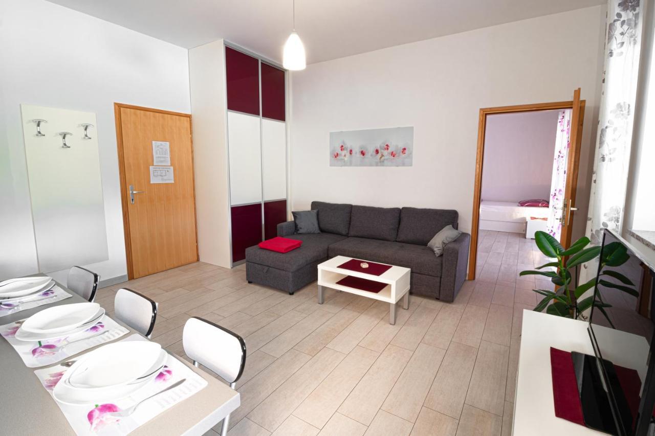 Apartments Sandra Корнич Екстер'єр фото