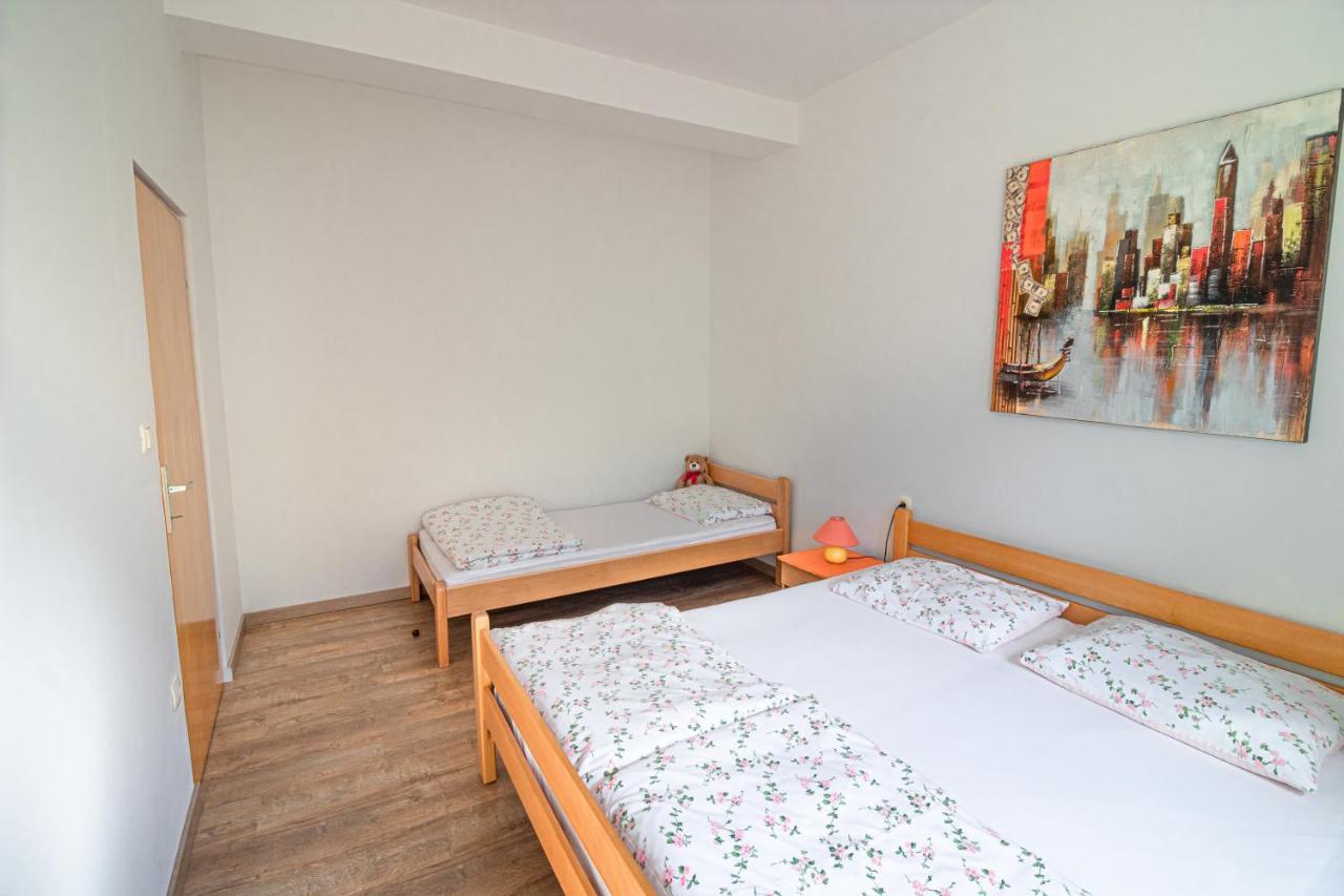 Apartments Sandra Корнич Екстер'єр фото